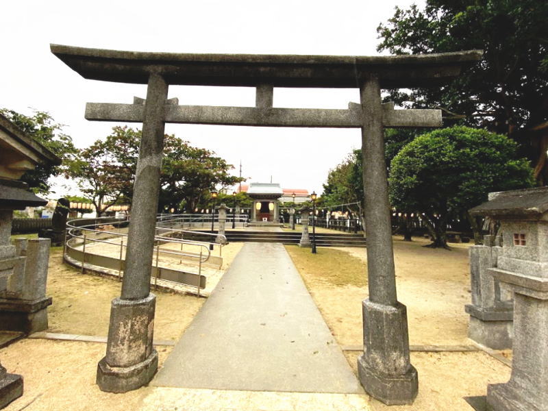 泡瀬ビジュル（泡瀬神社）